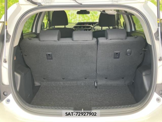 Toyota AQUA 2019-05 8374218-7