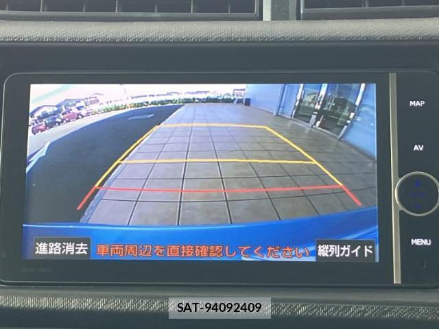 Toyota AQUA 2013-10 8374250-11