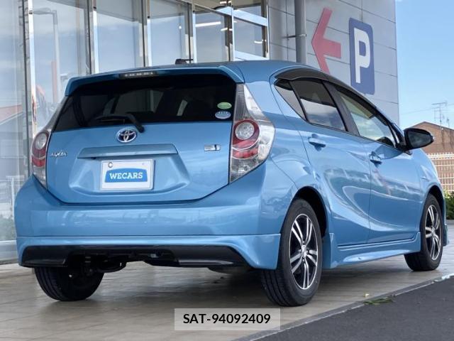 Toyota AQUA 2013-10 8374250-2