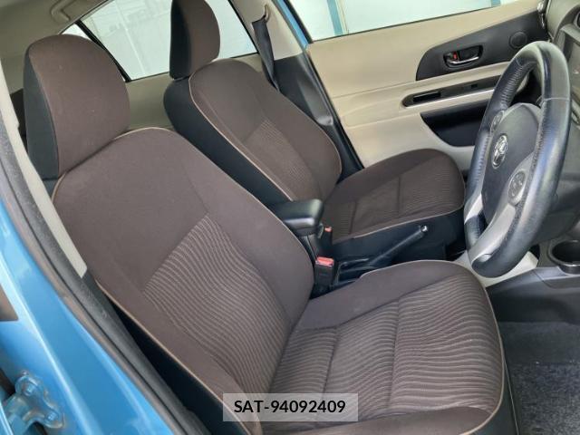 Toyota AQUA 2013-10 8374250-3