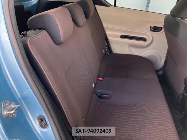 Toyota AQUA 2013-10 8374250-4