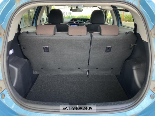 Toyota AQUA 2013-10 8374250-7