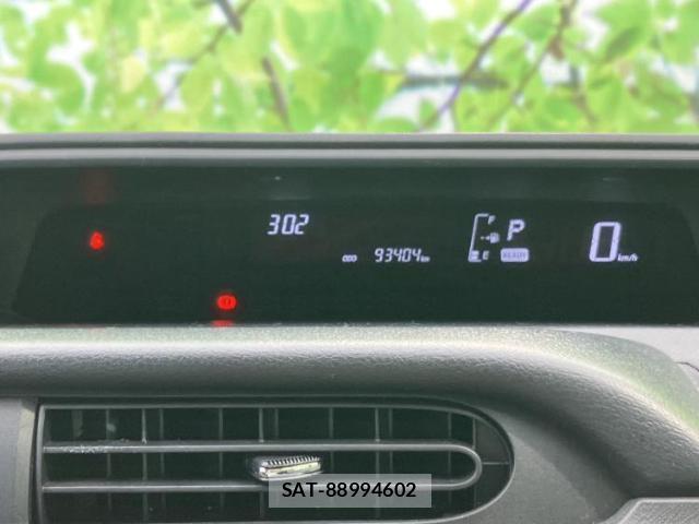 Toyota AQUA 2015-06 8374291-13