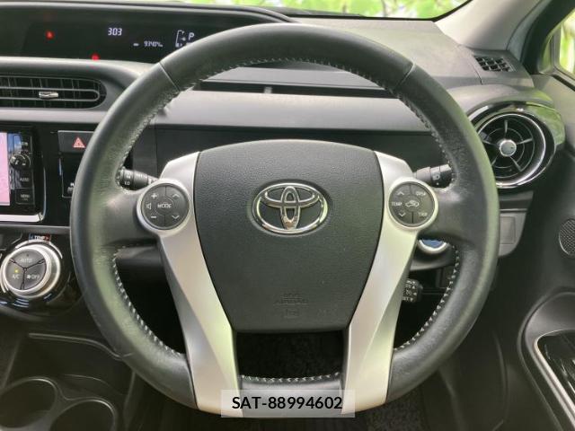 Toyota AQUA 2015-06 8374291-14