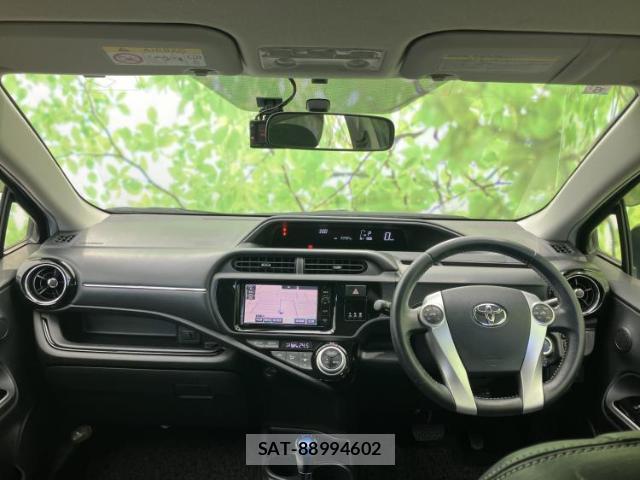 Toyota AQUA 2015-06 8374291-3