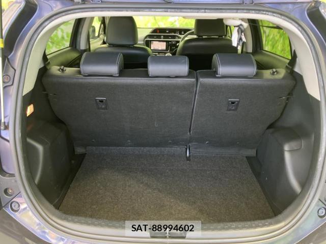 Toyota AQUA 2015-06 8374291-7
