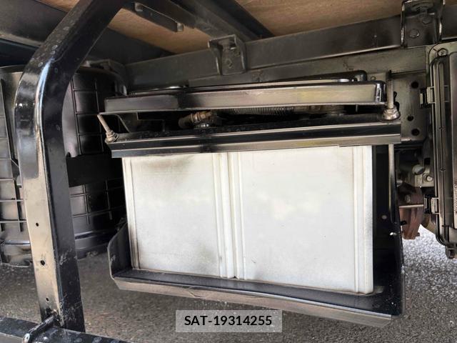 Nissan ATLAS 2013-10 8373149-19