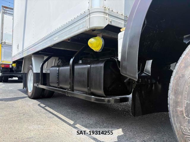Nissan ATLAS 2013-10 8373149-6