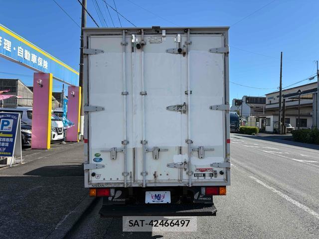 Nissan ATLAS 2013-07 8373150-11