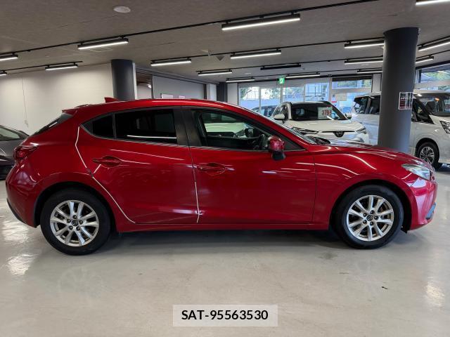 Mazda AXELA SPORT 2016-01 8372702-3