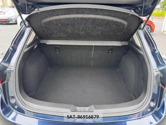 Mazda AXELA SPORT 2017-01 8373929-7