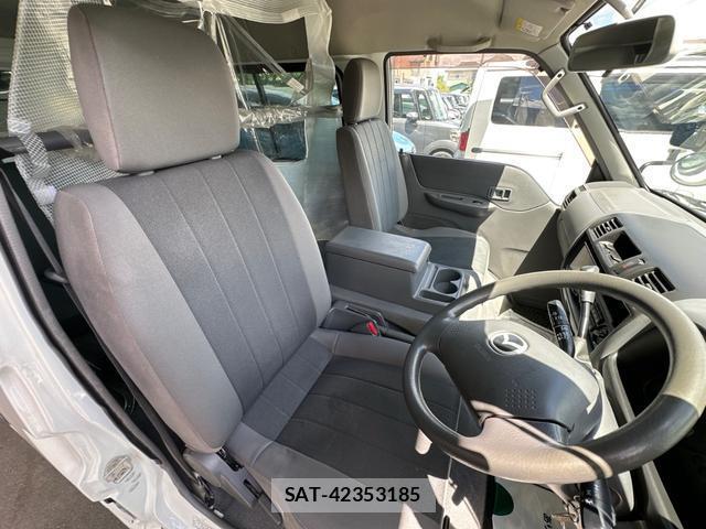 Mazda BONGO VAN 2013-01 8372576-10