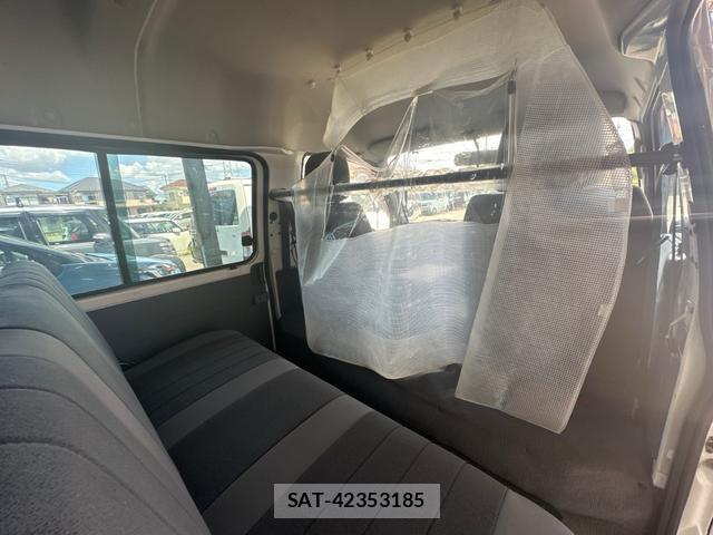 Mazda BONGO VAN 2013-01 8372576-14