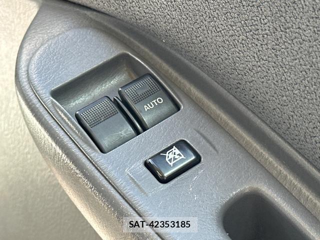 Mazda BONGO VAN 2013-01 8372576-17