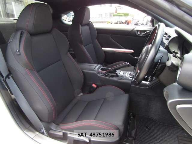 Subaru BRZ 2022-01 8374013-2
