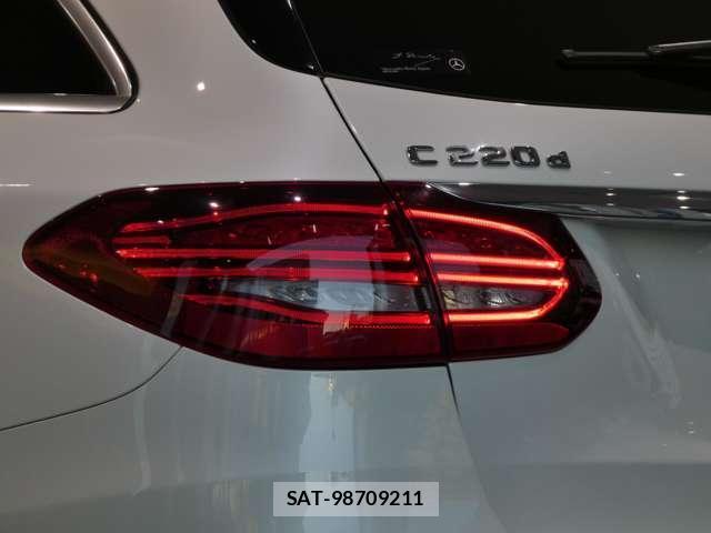 Mercedes Benz C-CLASS 2018-08 8373389-3