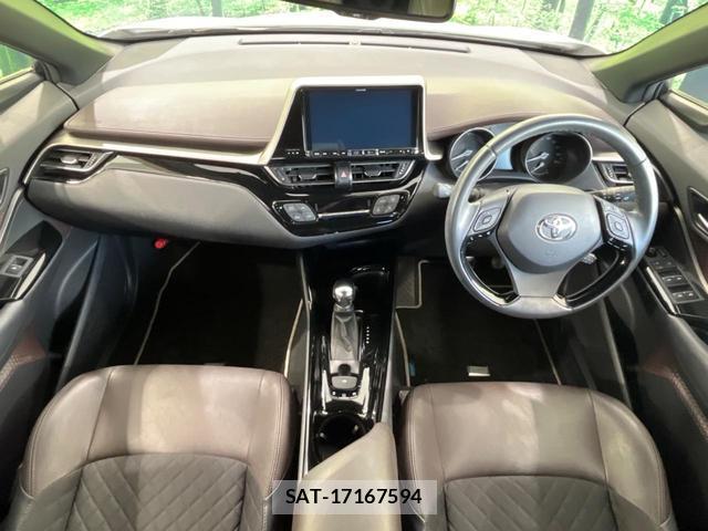 Toyota C-HR 2017-12 8372986-1