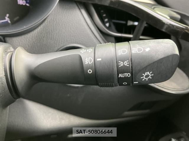 Toyota C-HR 2018-11 8373468-15
