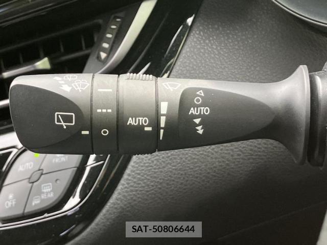 Toyota C-HR 2018-11 8373468-16