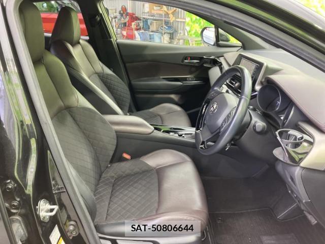 Toyota C-HR 2018-11 8373468-4