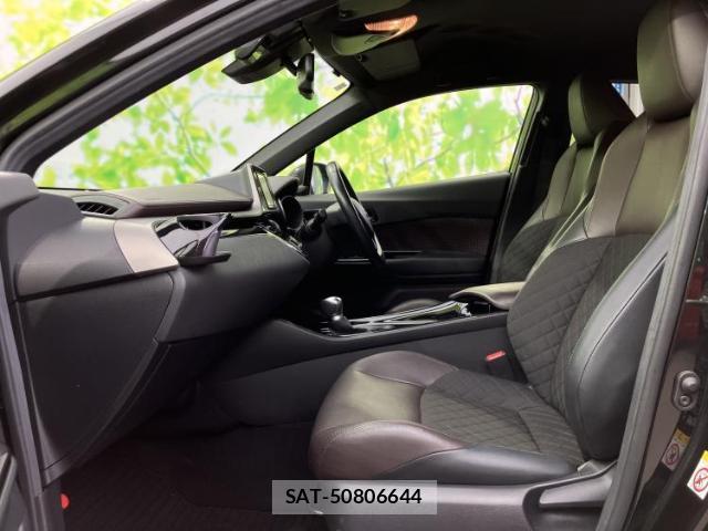 Toyota C-HR 2018-11 8373468-6