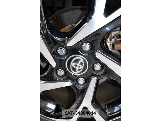 Toyota C-HR 2017-03 8373773-17