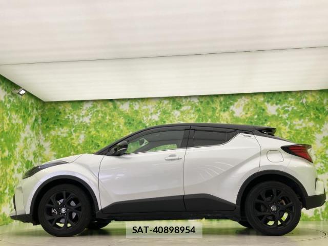 Toyota C-HR 2022-10 8374116-1