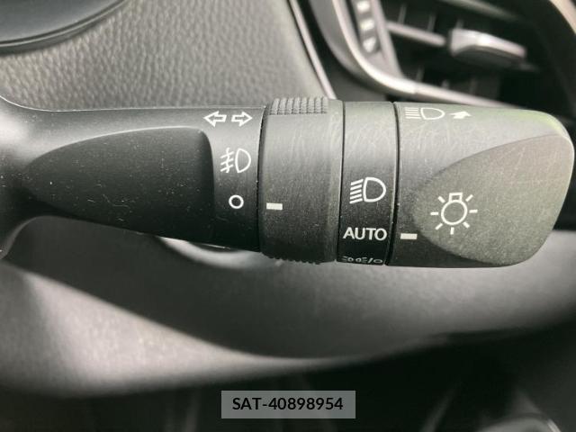 Toyota C-HR 2022-10 8374116-15