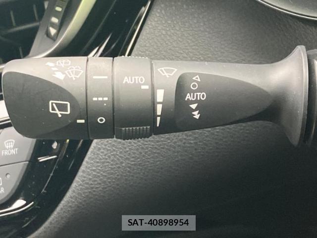 Toyota C-HR 2022-10 8374116-16
