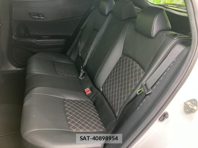 Toyota C-HR 2022-10 8374116-6