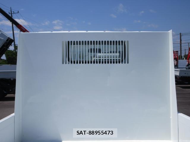 MITSUBISHI FUSO CANTER 2015-06 8372474-13