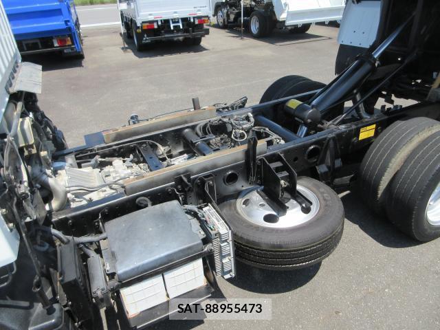 MITSUBISHI FUSO CANTER 2015-06 8372474-15