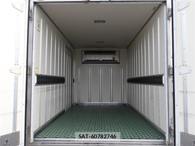 MITSUBISHI FUSO CANTER 2020-05 8372721-18