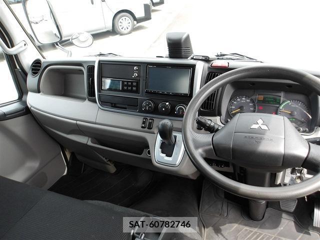 MITSUBISHI FUSO CANTER 2020-05 8372721-3