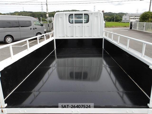 MITSUBISHI FUSO CANTER 2020-01 8372722-18