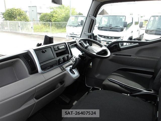 MITSUBISHI FUSO CANTER 2020-01 8372722-2