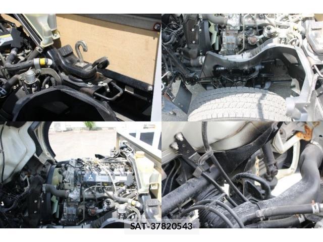 MITSUBISHI FUSO CANTER 2015-10 8373177-12