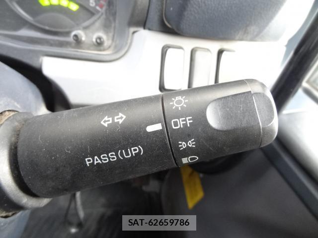MITSUBISHI FUSO CANTER 2013-07 8373372-11
