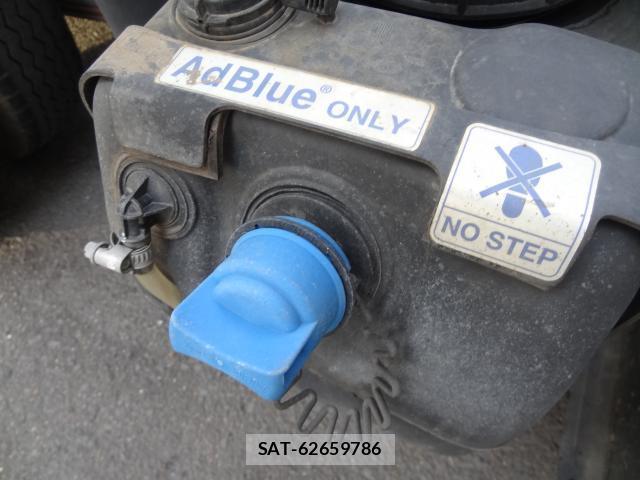MITSUBISHI FUSO CANTER 2013-07 8373372-13