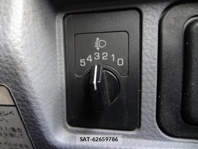 MITSUBISHI FUSO CANTER 2013-07 8373372-14