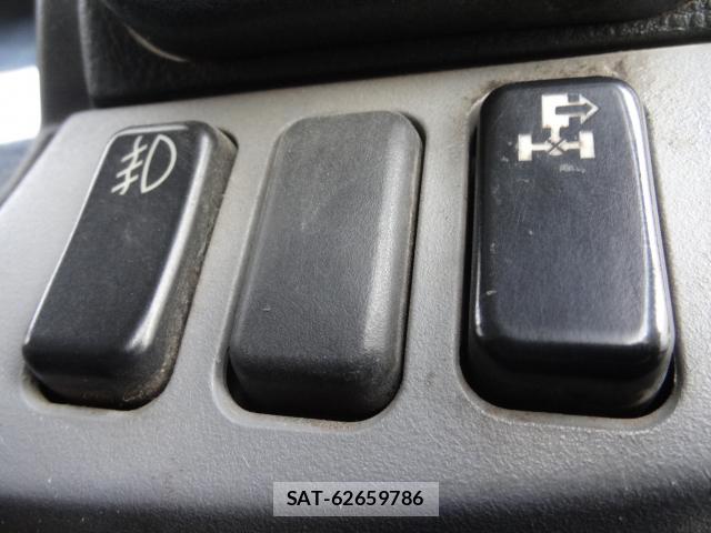 MITSUBISHI FUSO CANTER 2013-07 8373372-16