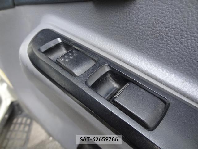 MITSUBISHI FUSO CANTER 2013-07 8373372-17
