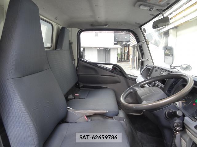 MITSUBISHI FUSO CANTER 2013-07 8373372-2
