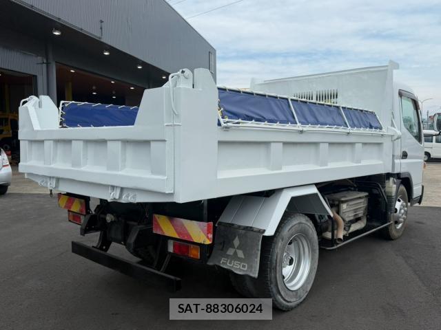 MITSUBISHI FUSO CANTER 2015-12 8373601-1