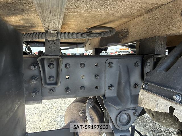 MITSUBISHI FUSO CANTER 2015-07 8373894-17