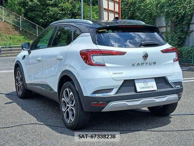 Renault CAPTUR 2023-12 8372497-4