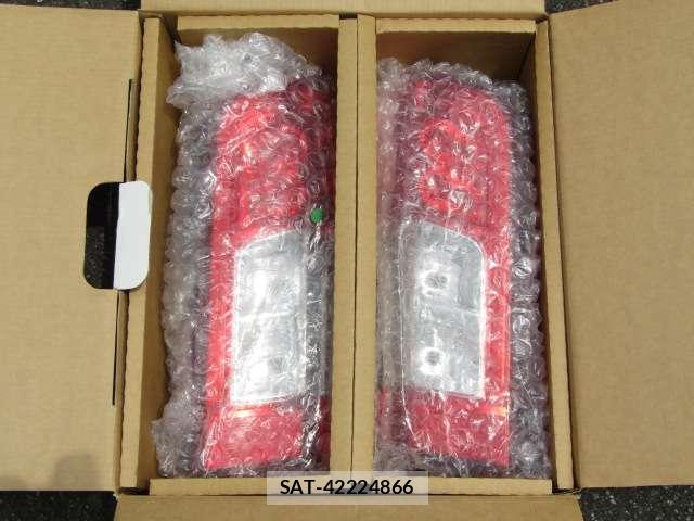 Nissan CARAVAN BUS 2023-01 8374054-14