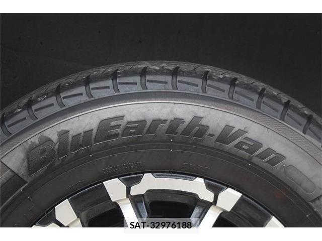 Nissan Caravan 2025-03 8373520-11