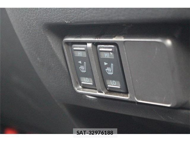 Nissan Caravan 2025-03 8373520-5