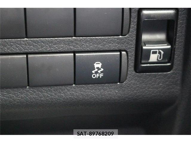 Nissan Caravan 2021-12 8373532-5